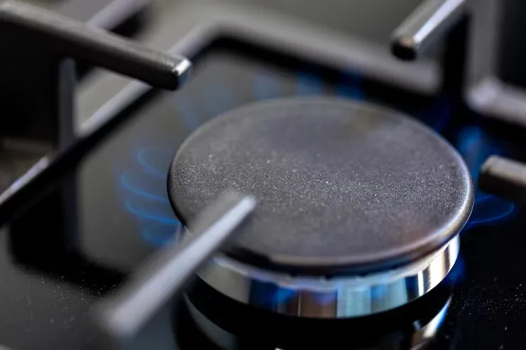 Gas Hob vs Gas Cooker: Installation Cost, Safety Rules, and What London Homes Should Choose